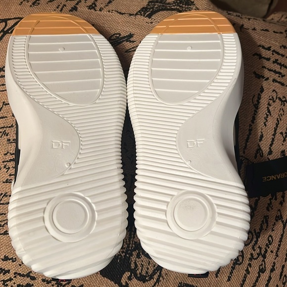 NWT DE FLORANCE Sneakers - Picture 6 of 6